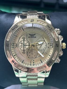 Zhowe Gold Tone Men’s Quartz Watch